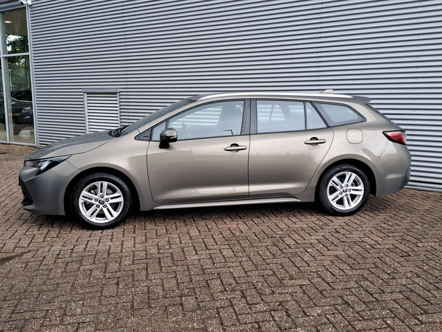 Toyota Corolla Touring Sports 1.8 Hybrid Active | Apple Carplay/A Groen - 2