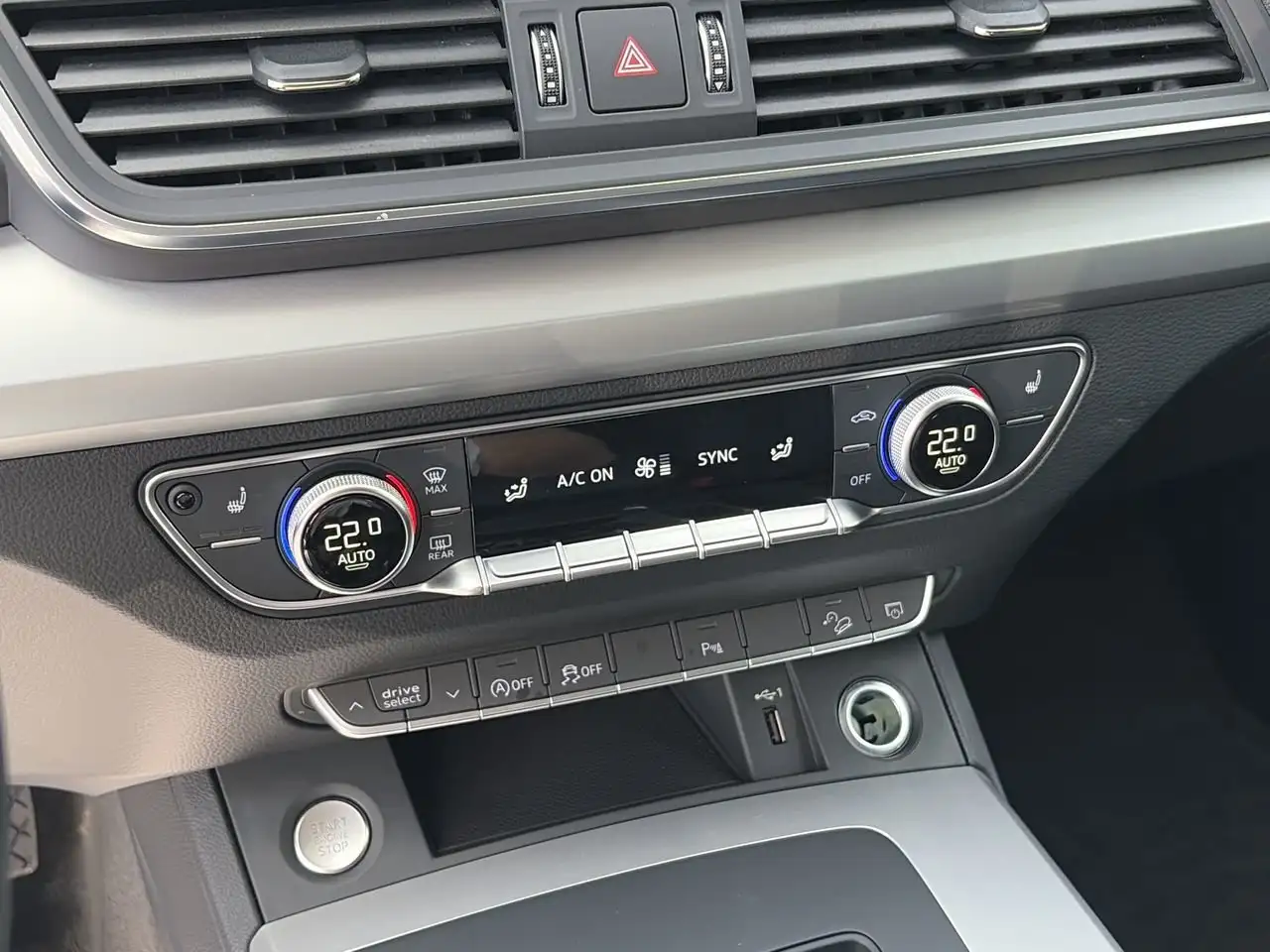 Audi Q5 снимка Audi Q5