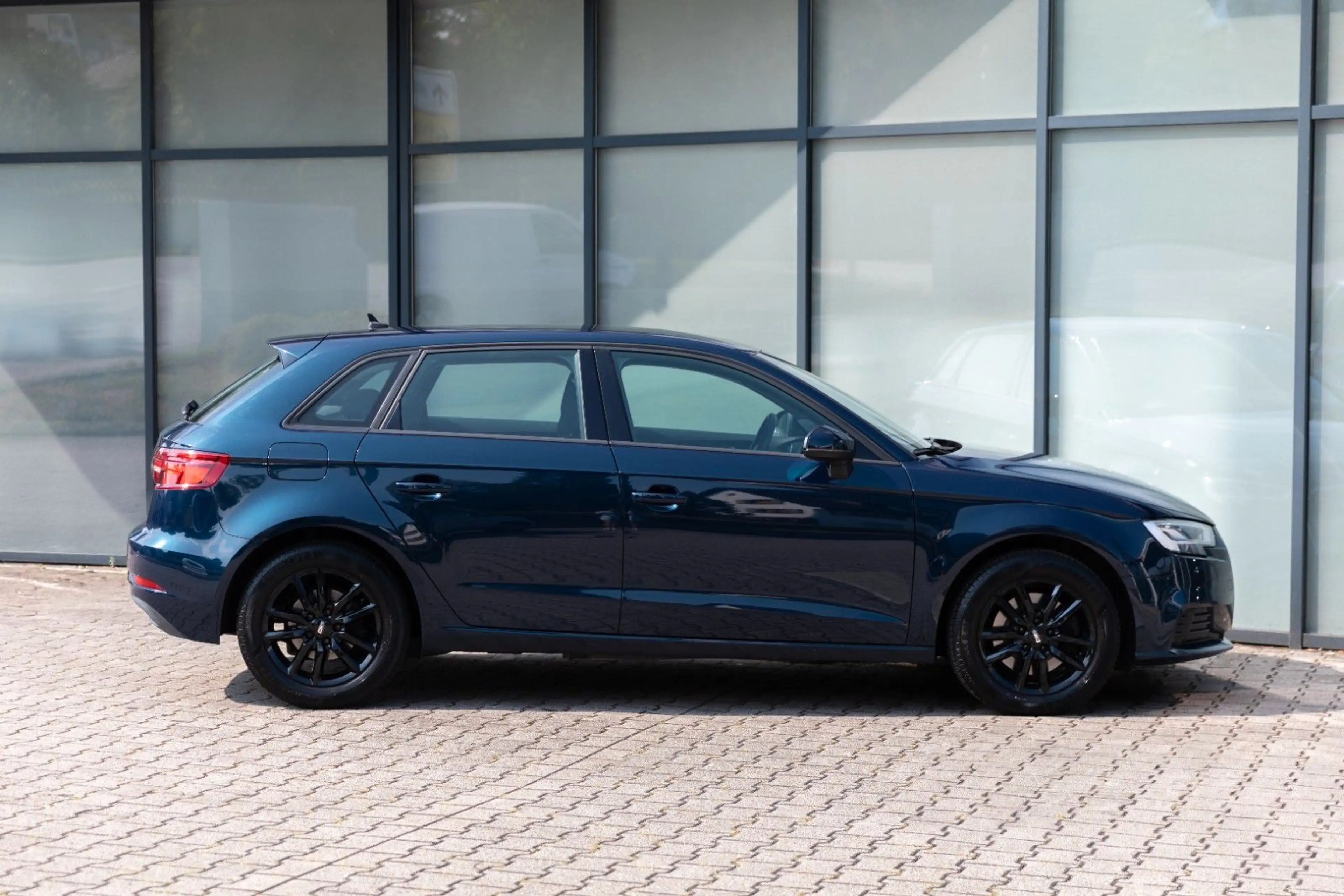 Audi A3 Sportback 35 TDI S-tronic LED Virtual Cockpit — photo 8