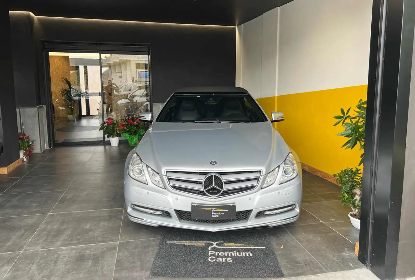 Mercedes-Benz E 220 CDI Cabrio Ita KmCertif. Avantgarde Zilver - 1