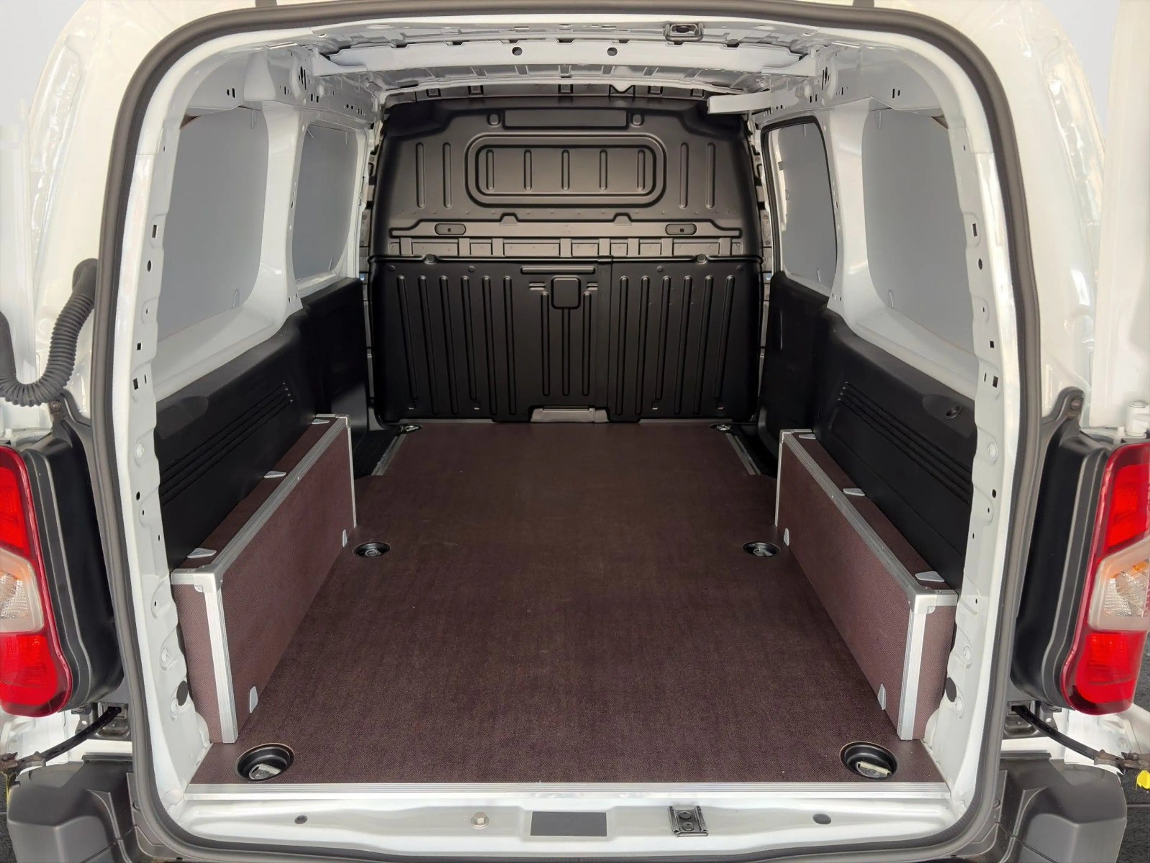 Opel Combo Cargo XL L2 Edition 1.5l Diesel 102PS — photo 13
