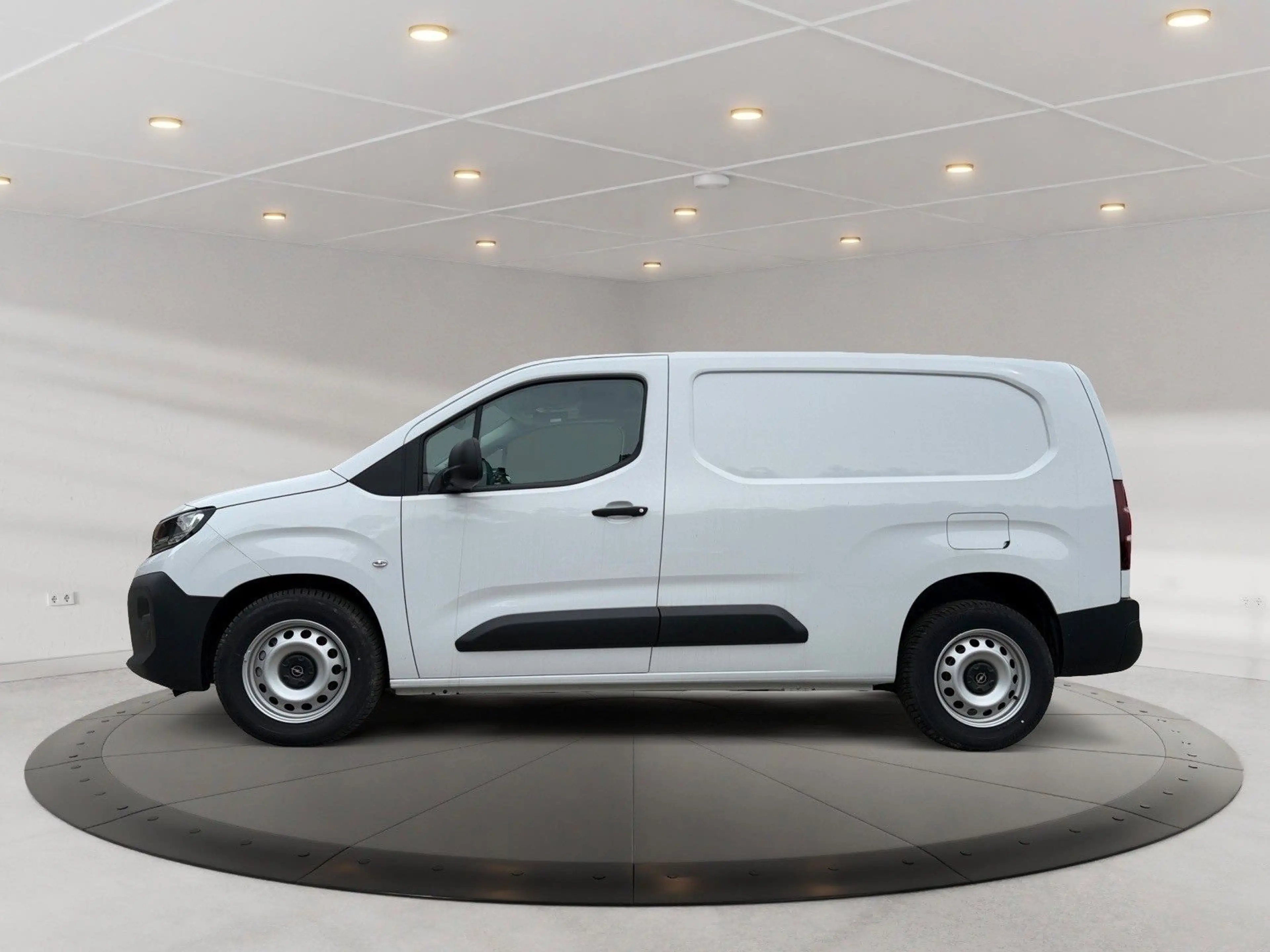 Opel Combo Cargo XL L2 Edition 1.5l Diesel 102PS — photo 3