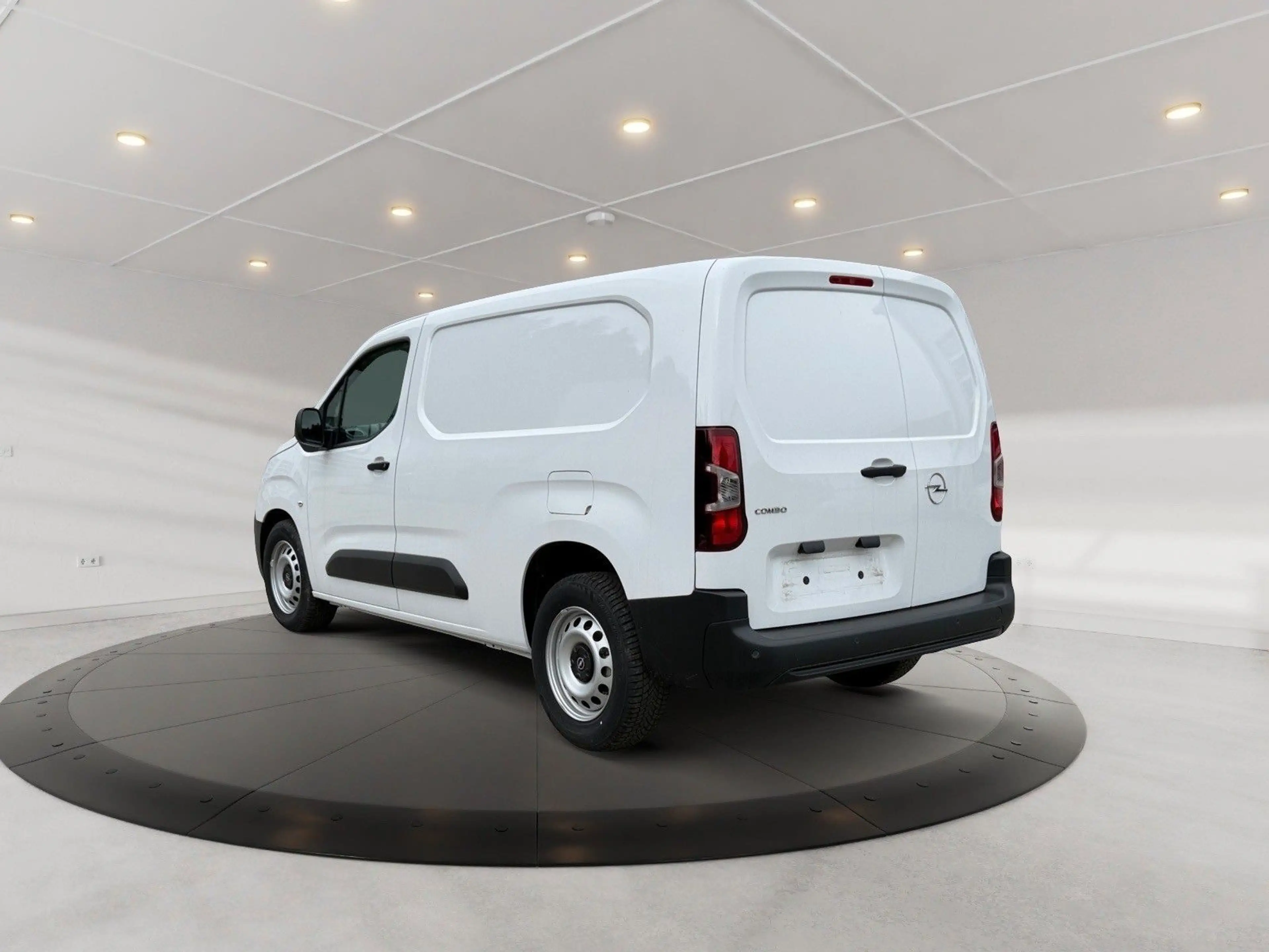 Opel Combo Cargo XL L2 Edition 1.5l Diesel 102PS — photo 4