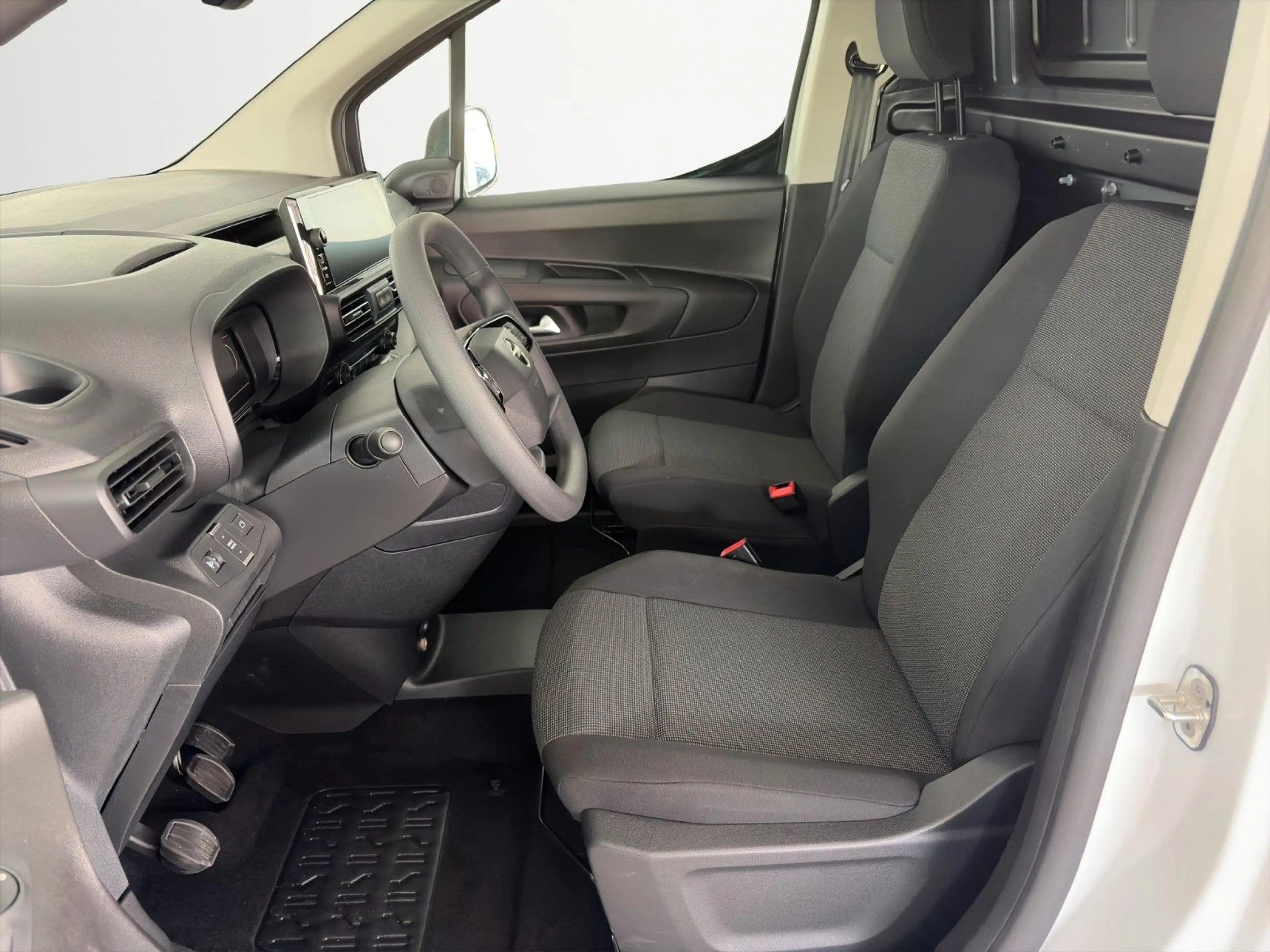 Opel Combo Cargo XL L2 Edition 1.5l Diesel 102PS — photo 6