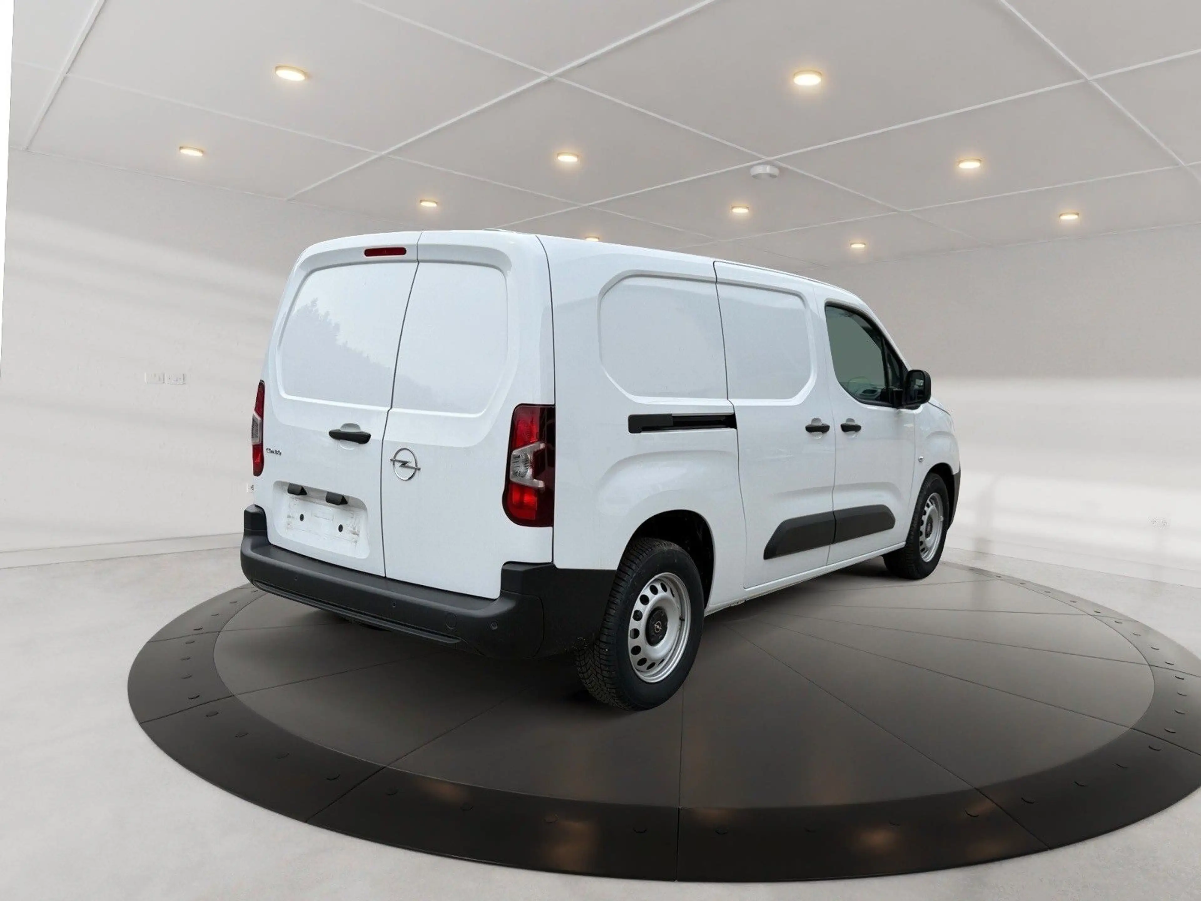 Opel Combo Cargo XL L2 Edition 1.5l Diesel 102PS — photo 5