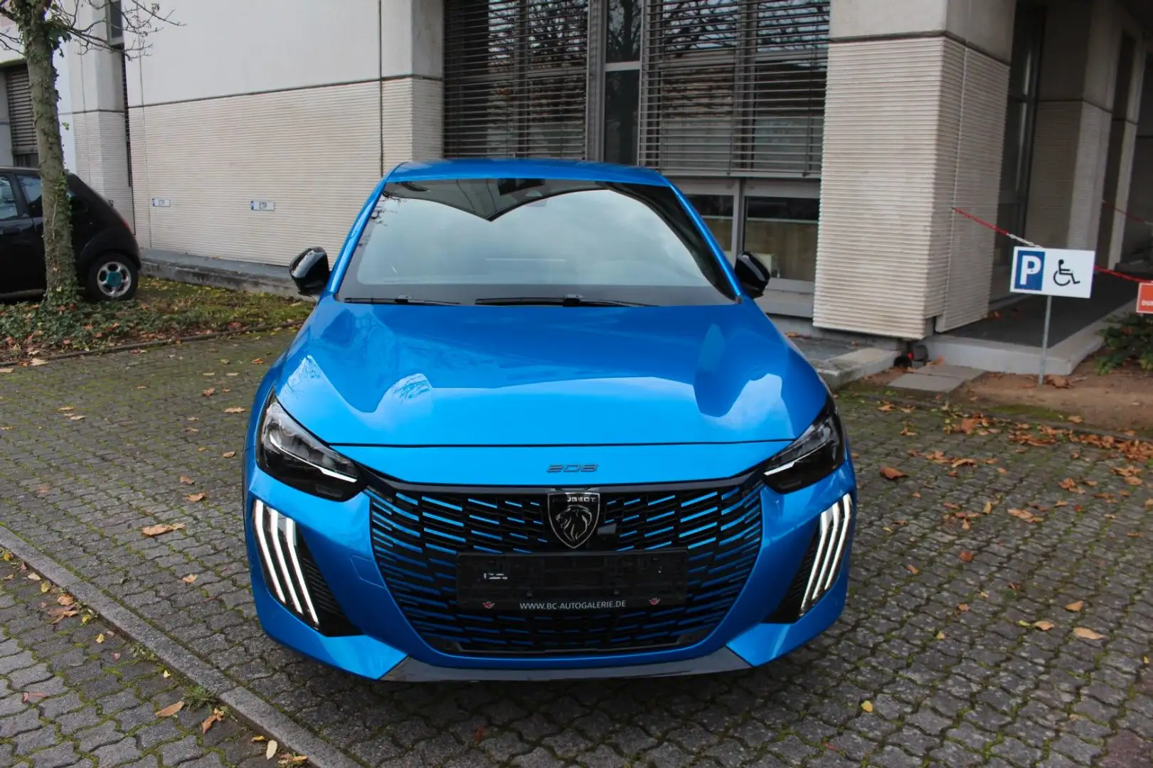 Peugeot 208 Hybrid 136 GT Blau - 2