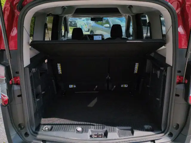 Ford Tourneo Courier view 15