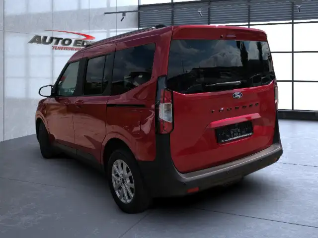 Ford Tourneo Courier view 3
