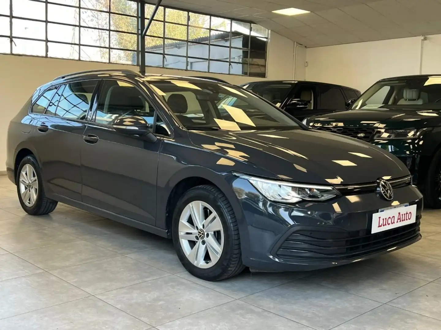 Volkswagen Golf Variant 2.0 TDI SCR DSG *UNICO PROPRIETARIO* Gris - 2