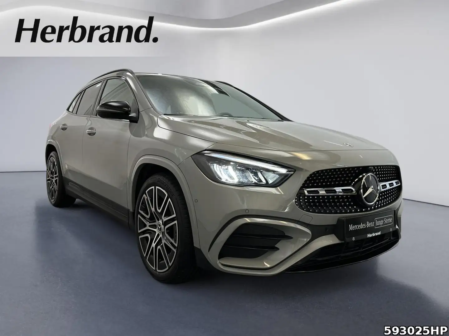 Mercedes-Benz GLA 200 AMG  Night AHK Kamera Totw. Spurhalte. Gris - 2