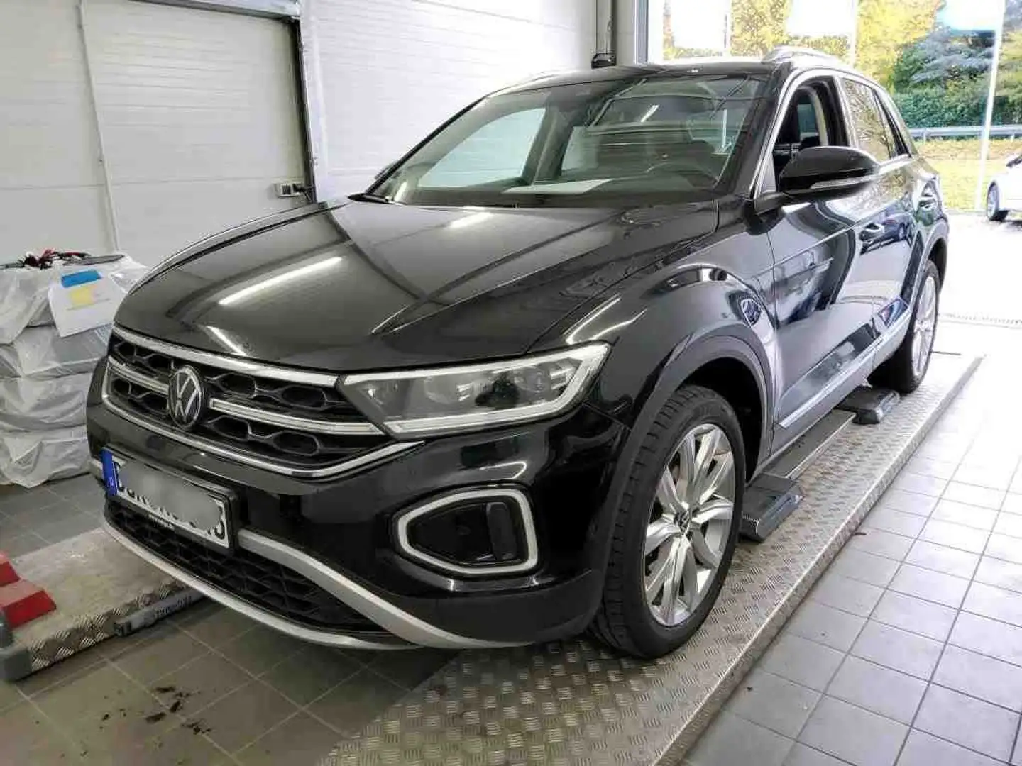 Volkswagen T-Roc 2.0 TDI DSG STYLE +AHK +IQ.LIGHT +ACC +RKAM +VIRT Schwarz - 2