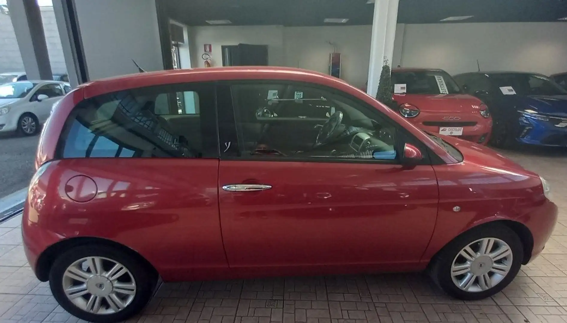 Lancia Ypsilon 1.3 MJT 75 CV Oro Rosso - 2