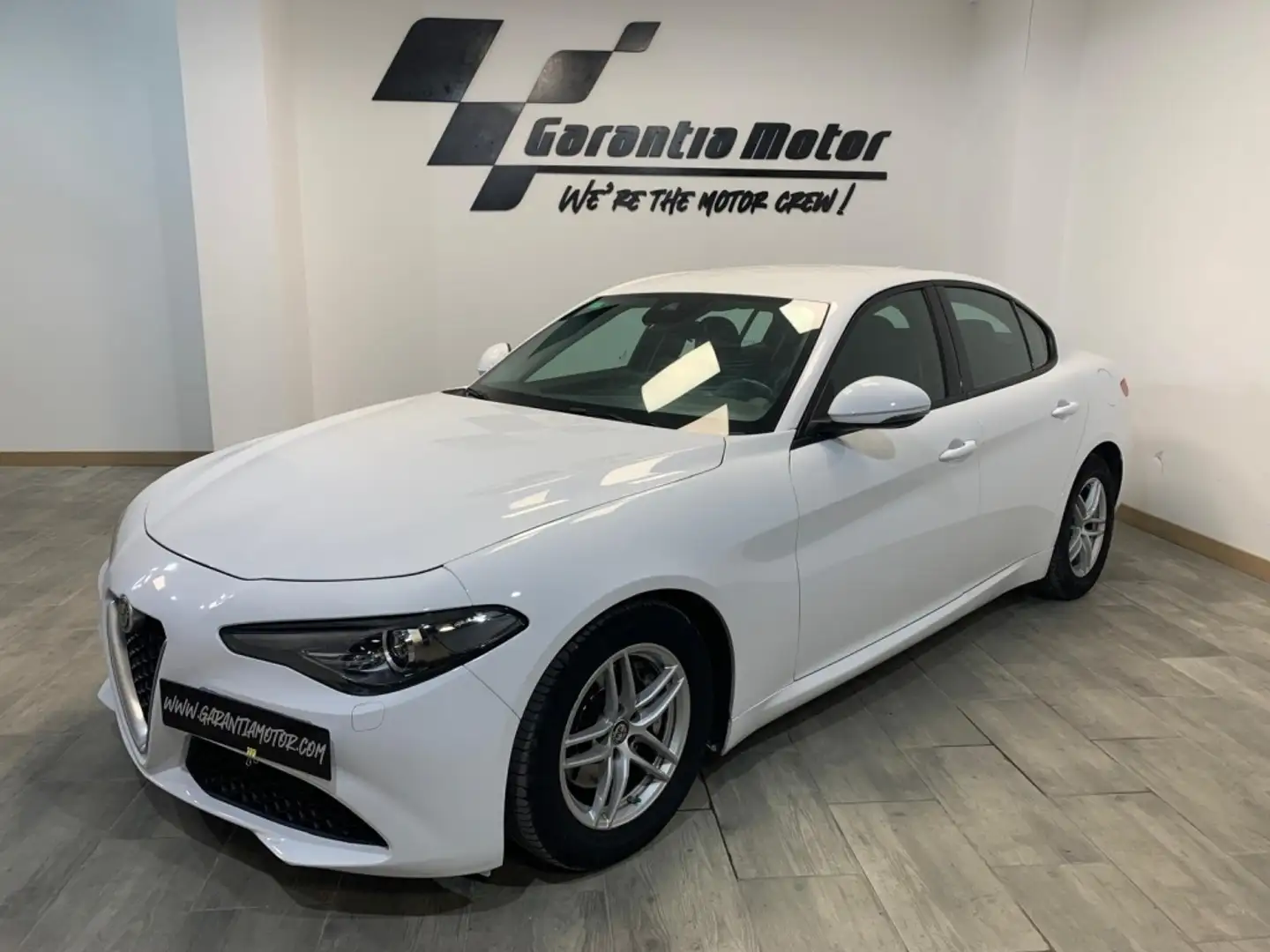 Alfa Romeo Giulia 2.2 Diesel 150 Weiß - 1