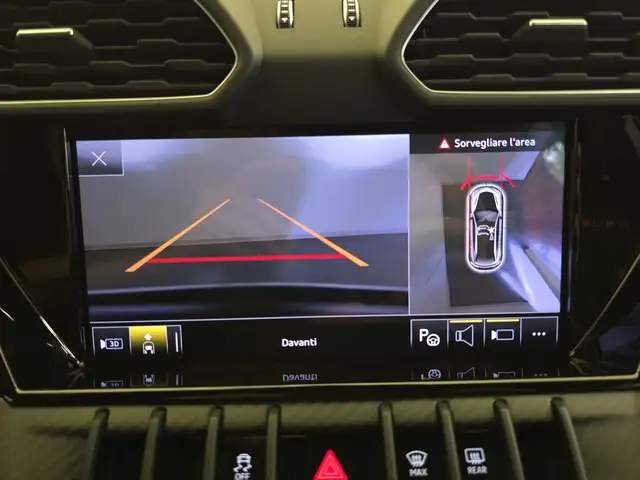 Lamborghini Urus view 11