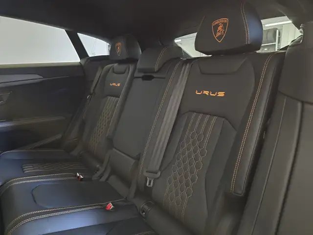 Lamborghini Urus view 8