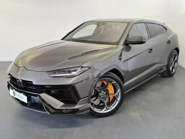 Lamborghini Urus view 10