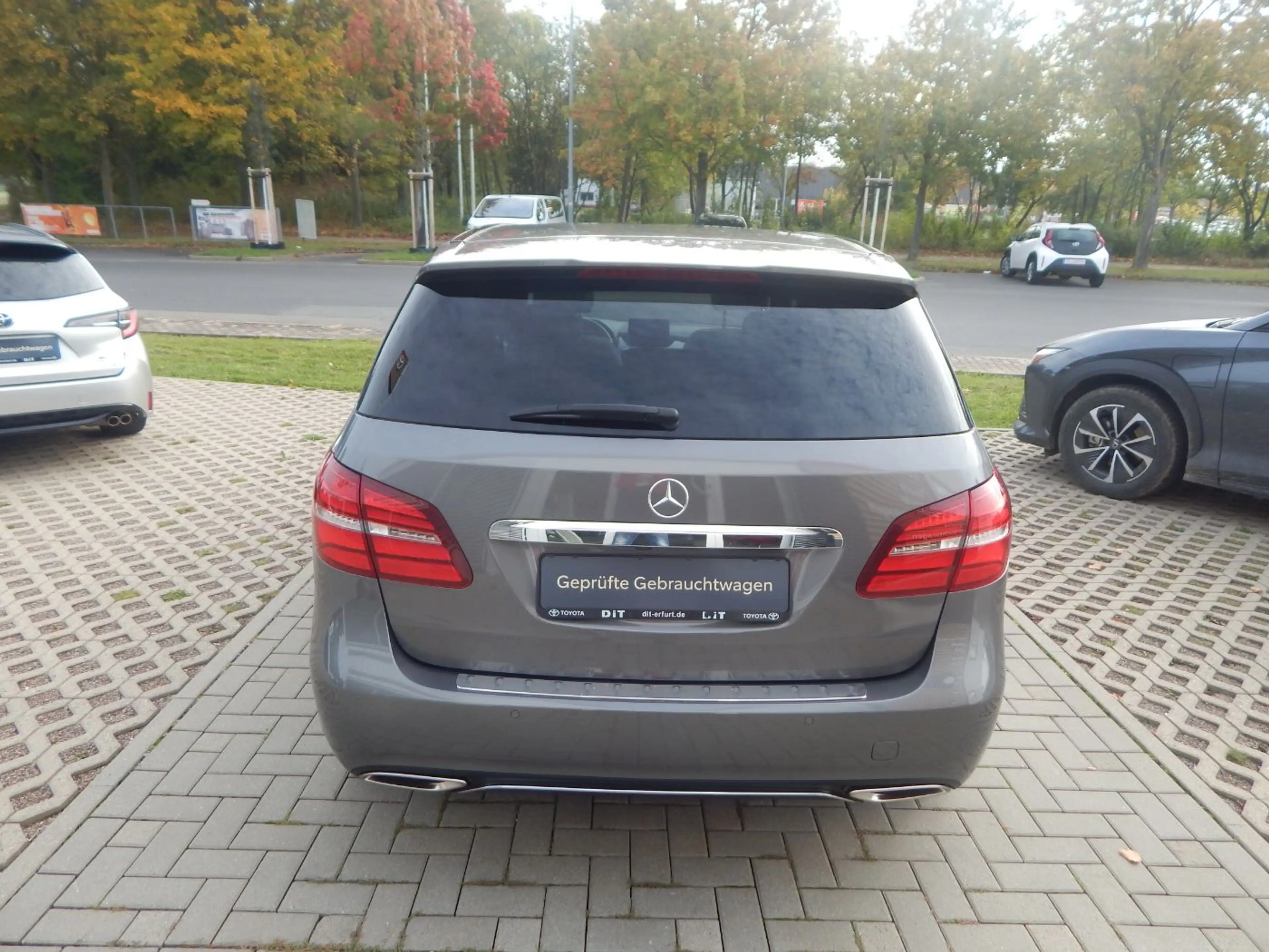 Mercedes-Benz B 220 4Matic  Urban LED+Navi+Pano+SD+SHZ+Kam.+LM — photo 5
