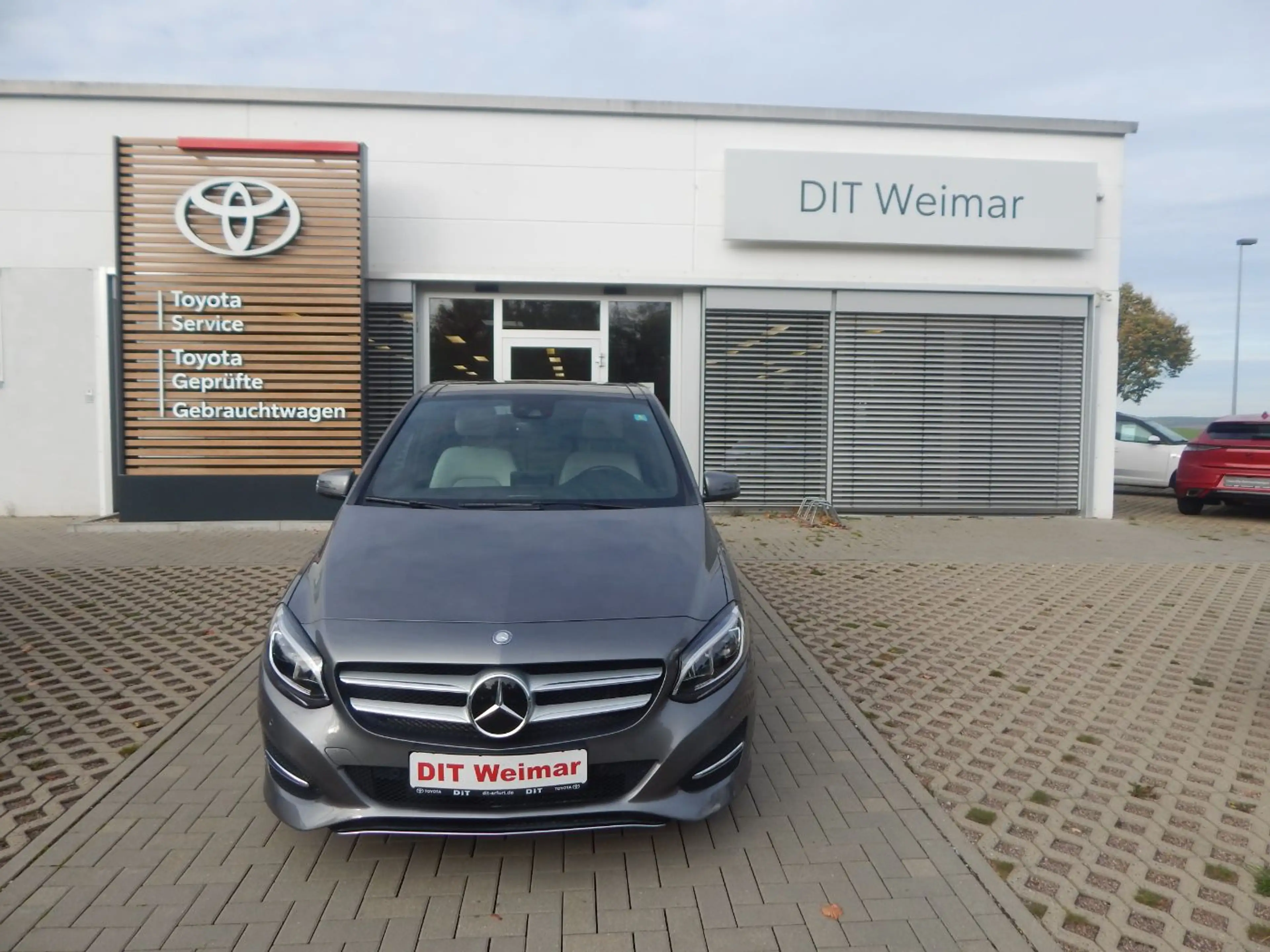 Mercedes-Benz B 220 4Matic Urban LED+Navi+Pano+SD+SHZ+Kam.+LM
