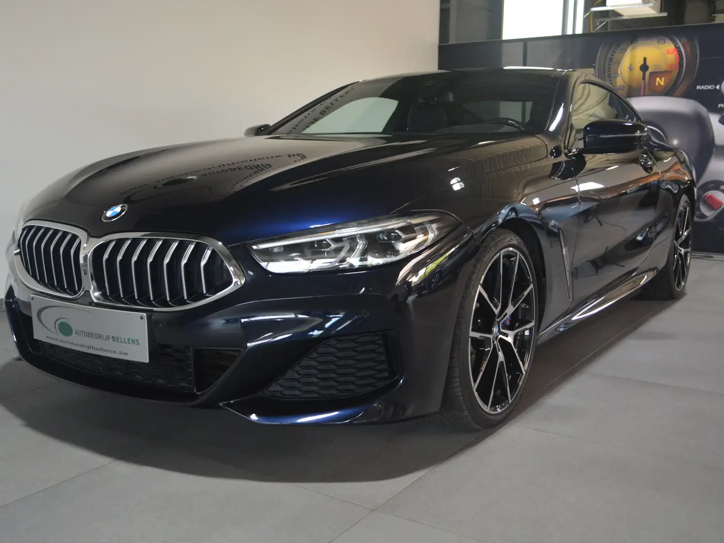 BMW 840 840i COUPE M-PACK / NAVI + CAMERA / HEAD-UP Blauw - 2