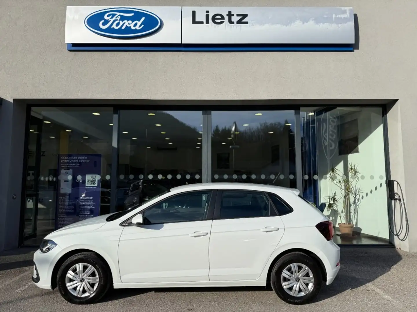 Volkswagen Polo 1,0i Weiß - 1