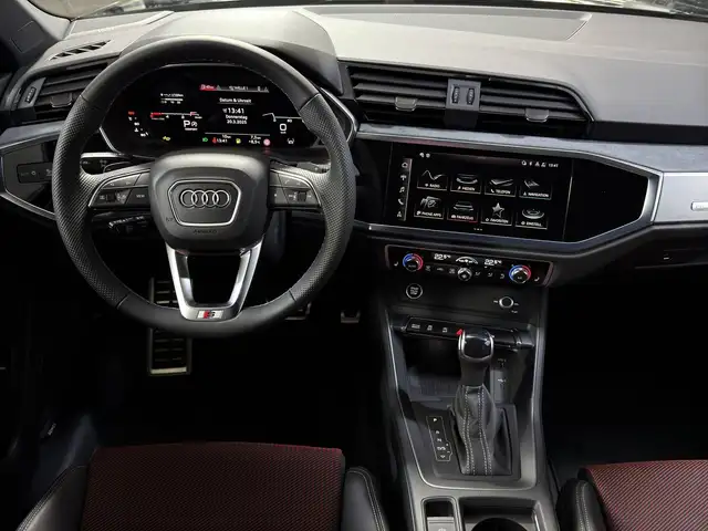 Audi Q3 view 7