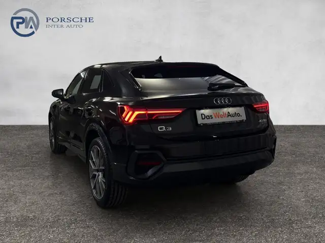 Audi Q3 view 4