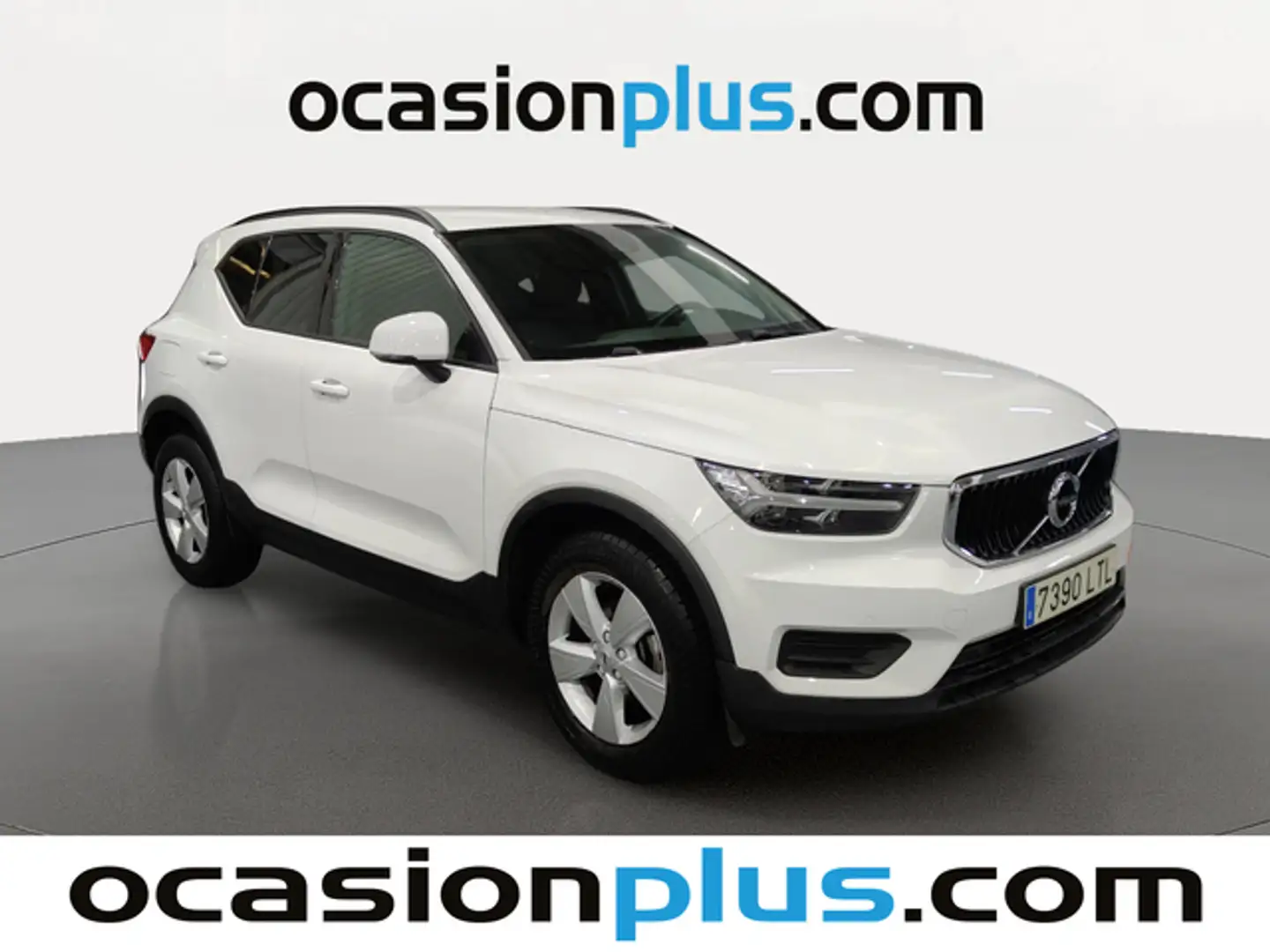 Volvo XC40 T2 Momentum Core Blanc - 2