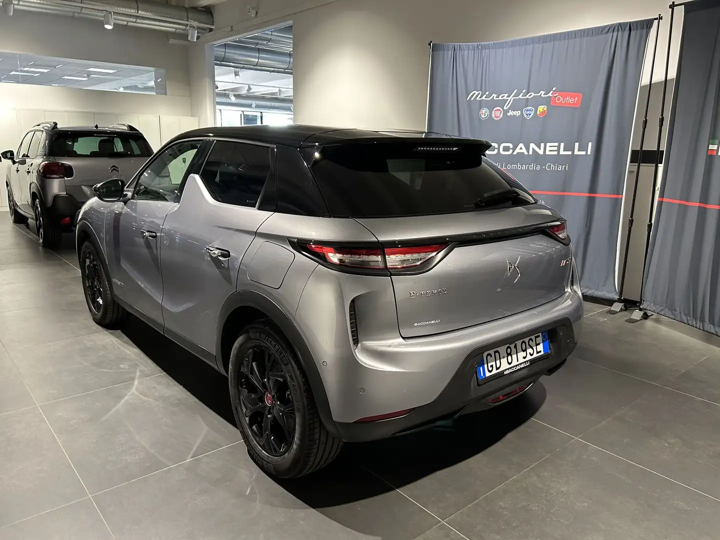 DS Automobiles DS 3 Crossback E-Tense Performance Line+ Grijs - 2