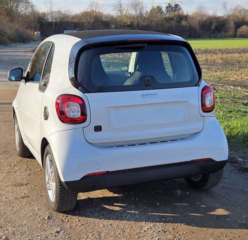 smart forTwo coupe EQ Top Gepflegt