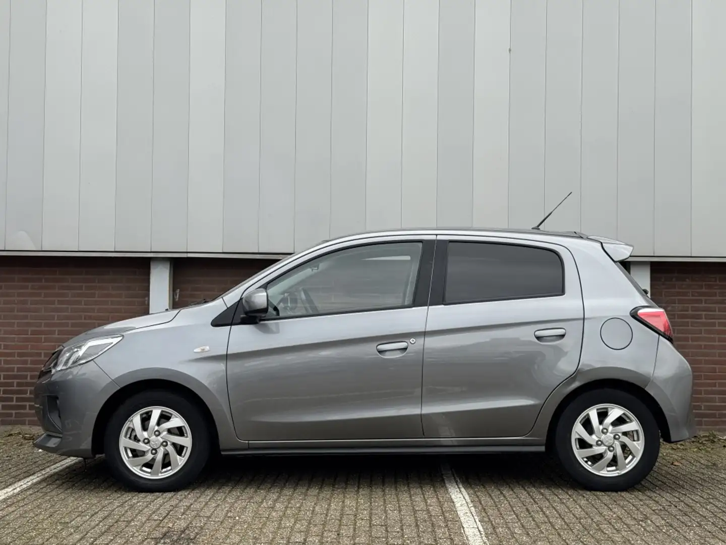 Mitsubishi Space Star 1.2 Active Gris - 2