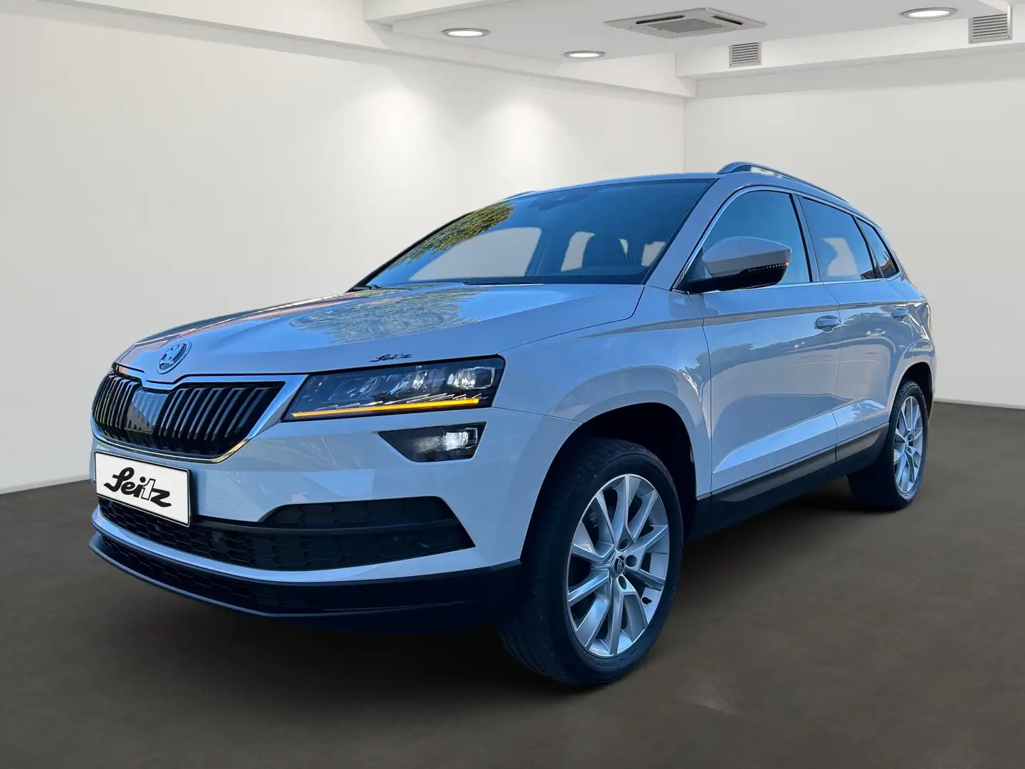 Skoda Karoq 2.0 TDI 4x4 Style *AHK*KAMERA*NAVI*LED* Weiß - 2