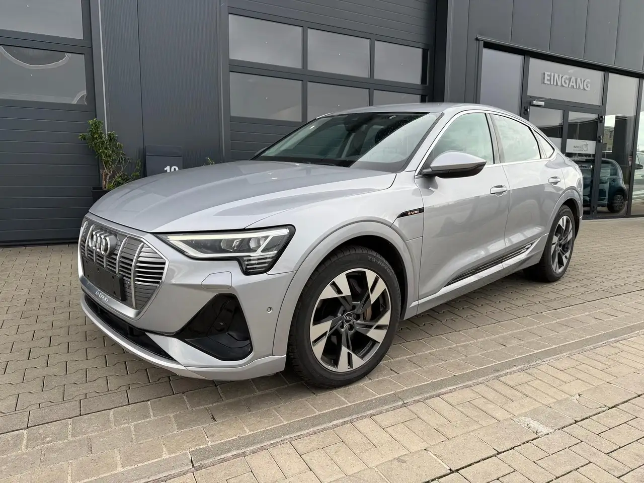 Audi e-tron