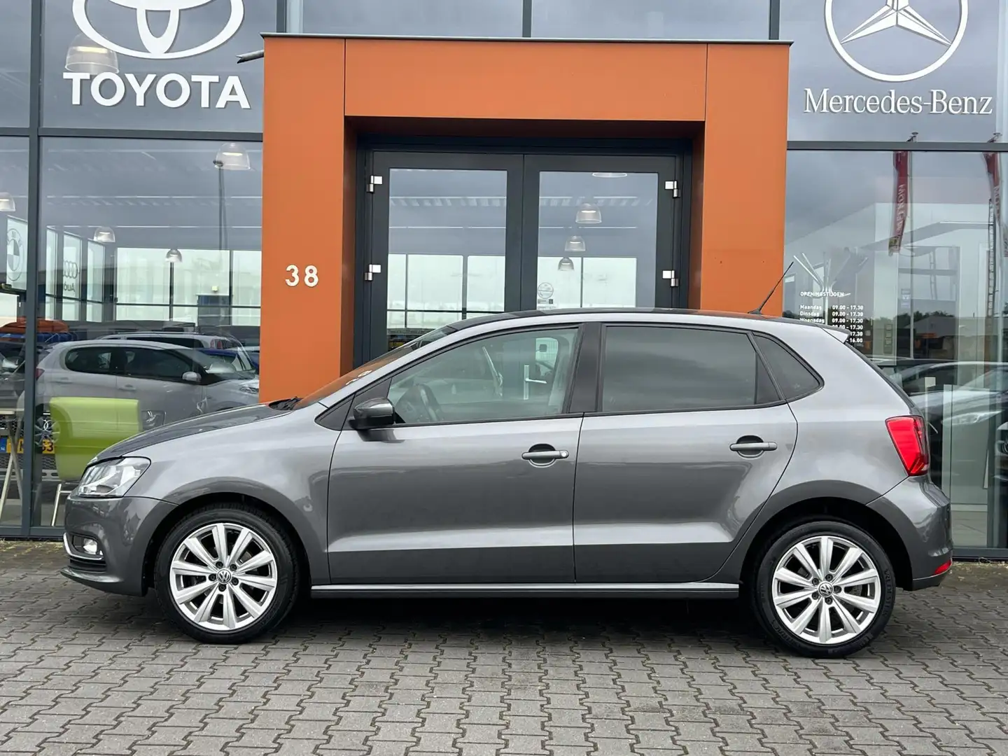 Volkswagen Polo 1.2TSI Automaat|BTaudio|PDC|Stoelverw|Cruise Grijs - 2