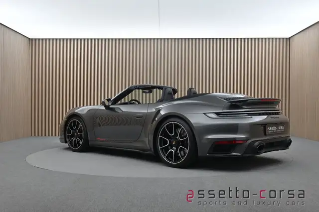 Porsche 992 view 2