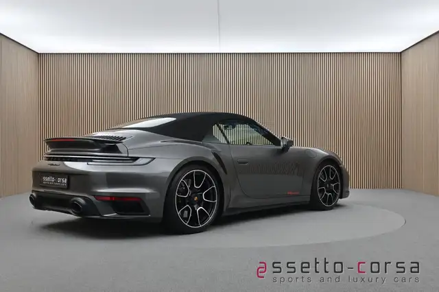 Porsche 992 view 12