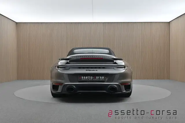 Porsche 992 view 11
