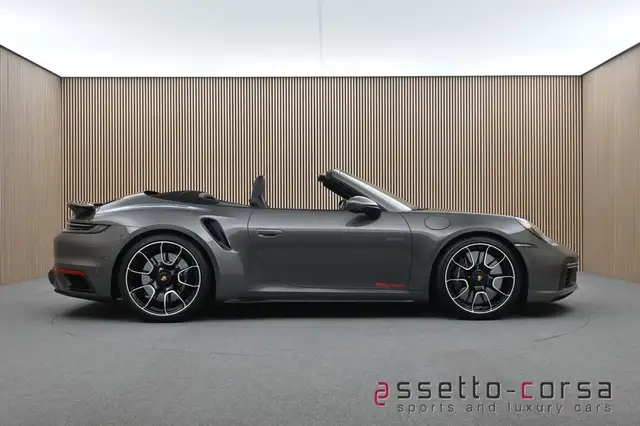 Porsche 992 view 5