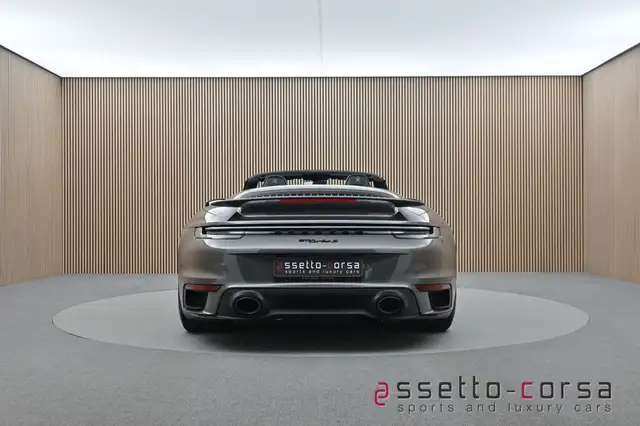 Porsche 992 view 3