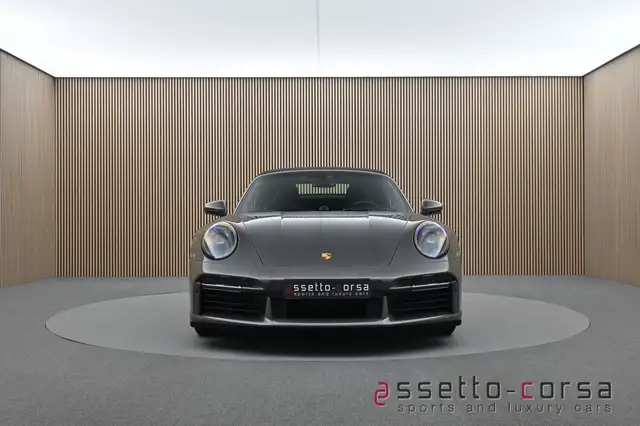 Porsche 992 view 15