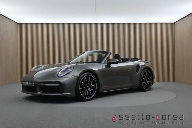 Porsche 992 view 8