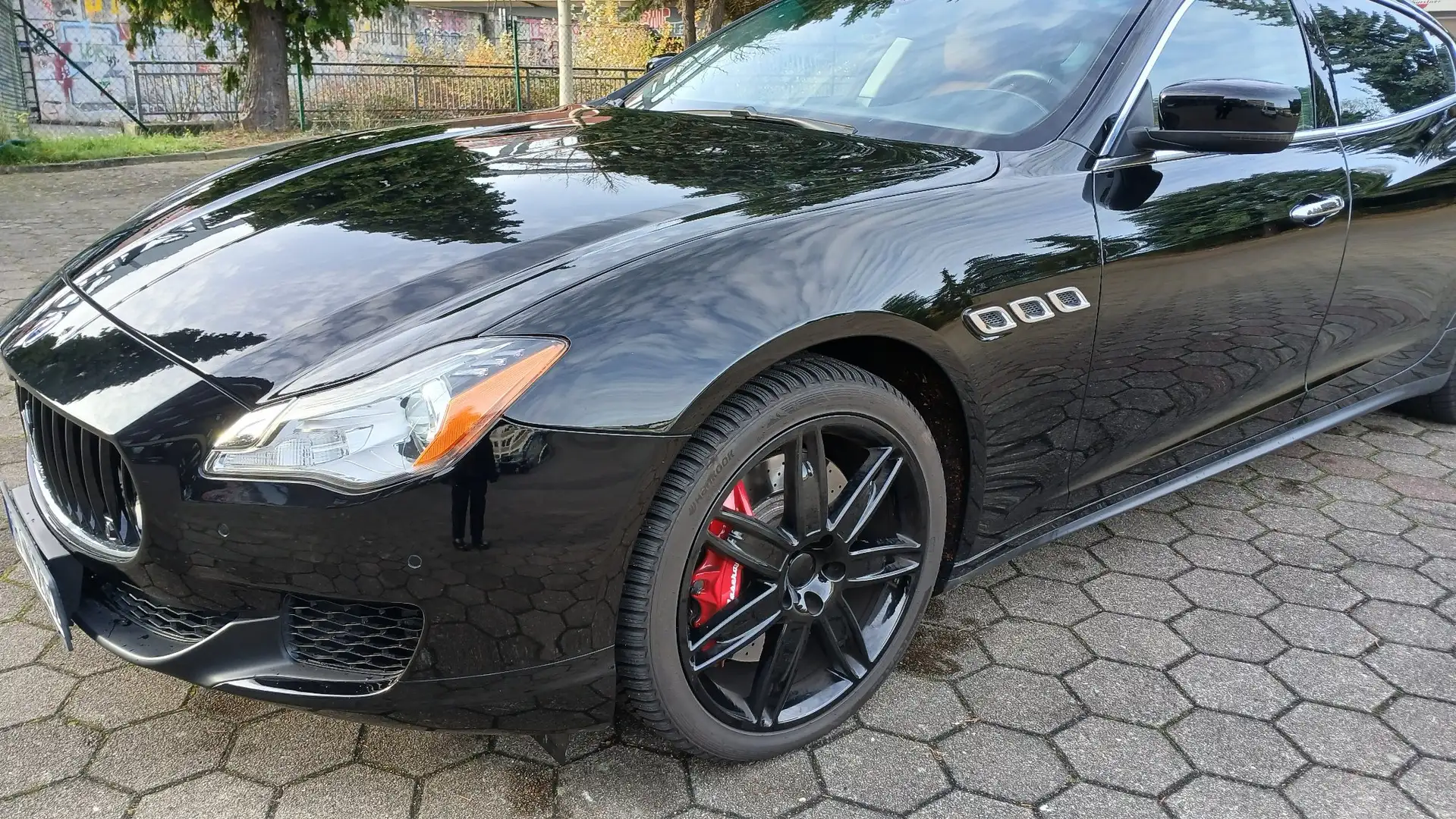 Maserati Quattroporte Quattroporte GTS Automatik*Ferrari-Motor*21Zoll Schwarz - 2