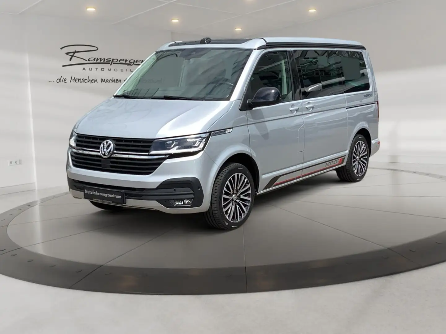 Volkswagen T6.1 California 2.0 TDI DSG 4M.Beach AHK ACC LED Stříbrná - 2