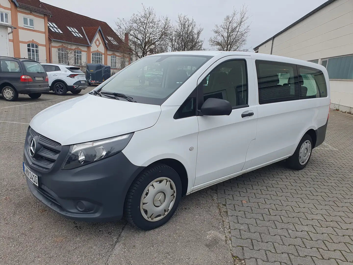 Mercedes-Benz Vito 110 CDI Tourer Lang *Klima / 9-Sitzer / Euro 6* Wit - 1