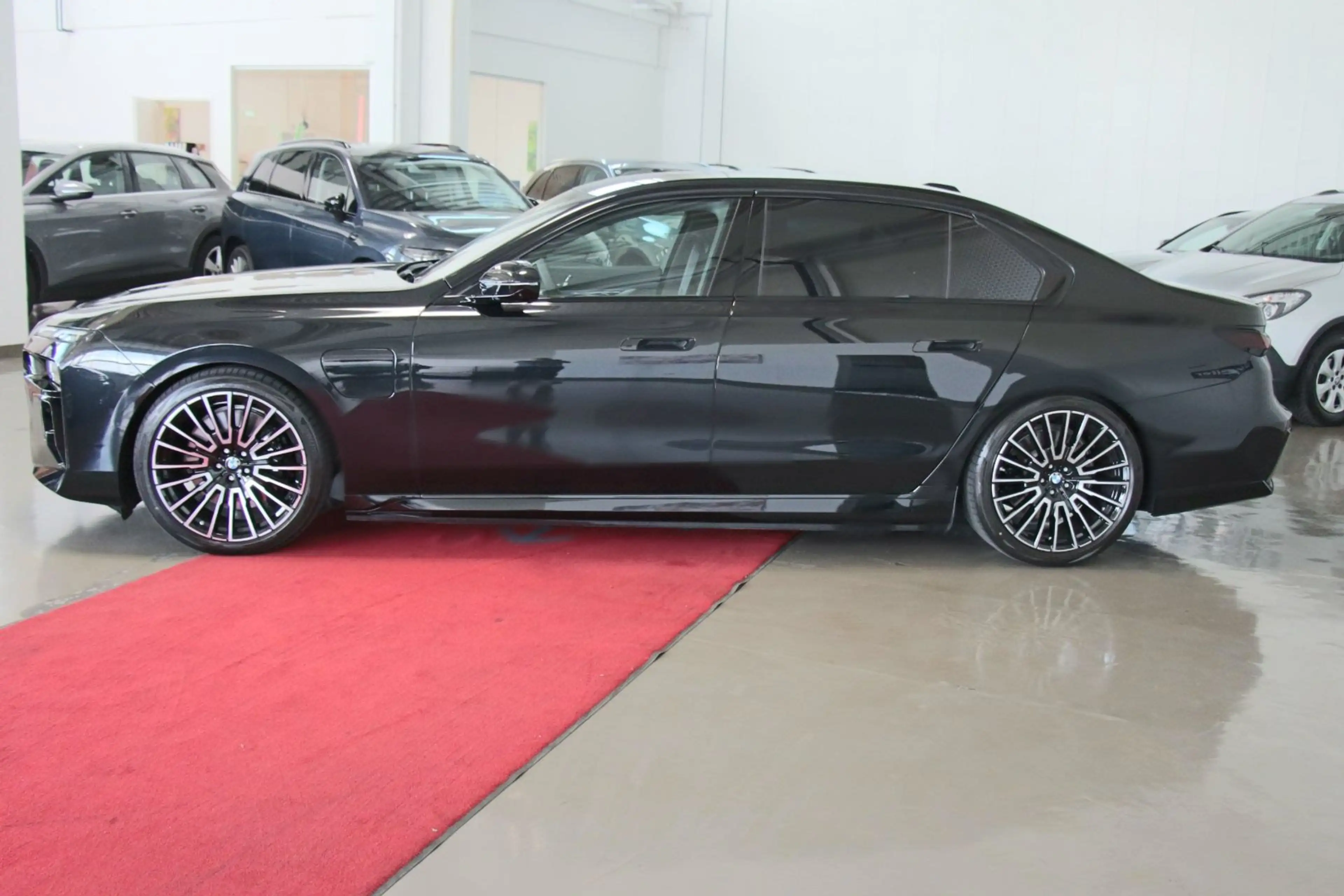 BMW 750 e xDrive Limousine M SPORT/AHK/SITZBEL — photo 6