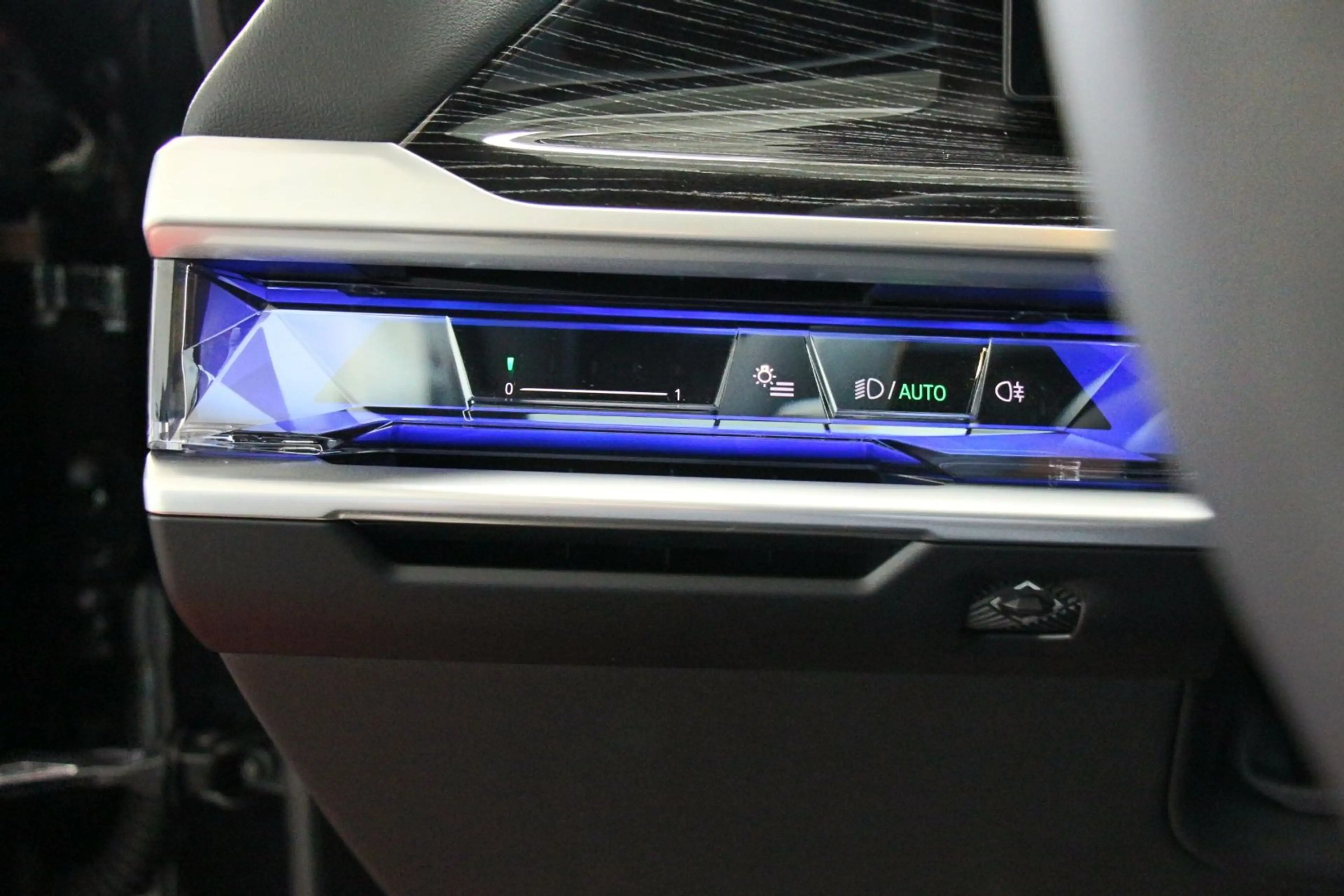 BMW 750 e xDrive Limousine M SPORT/AHK/SITZBEL — photo 15