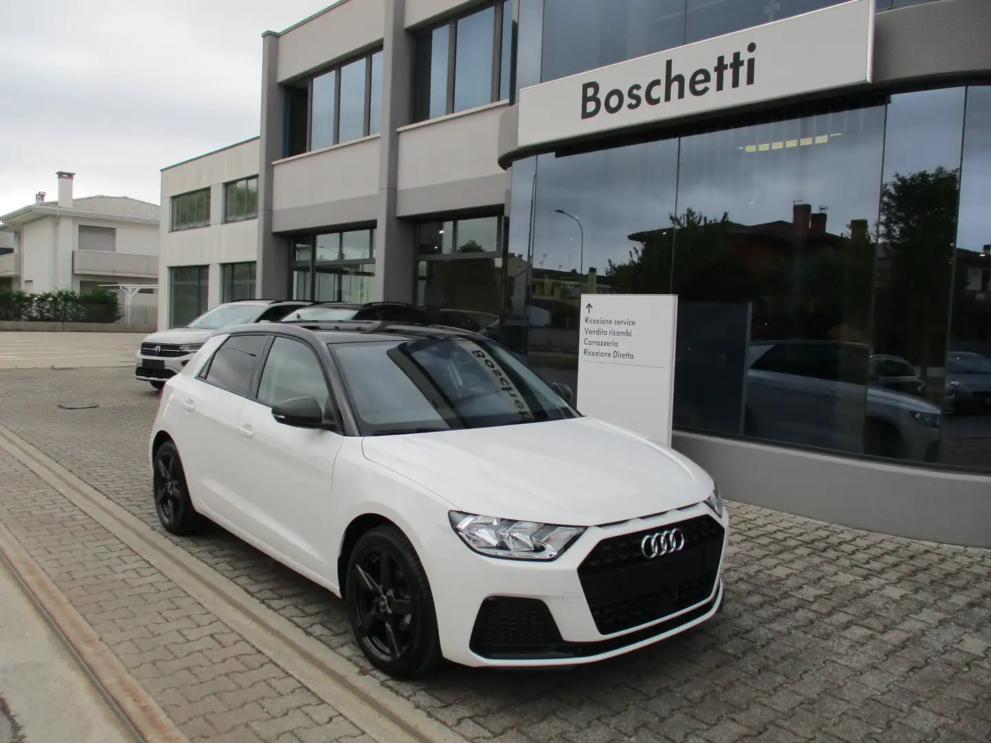 Audi A1 Sportback 25 1.0 tfsi Advanced s-tronic Blanc - 2