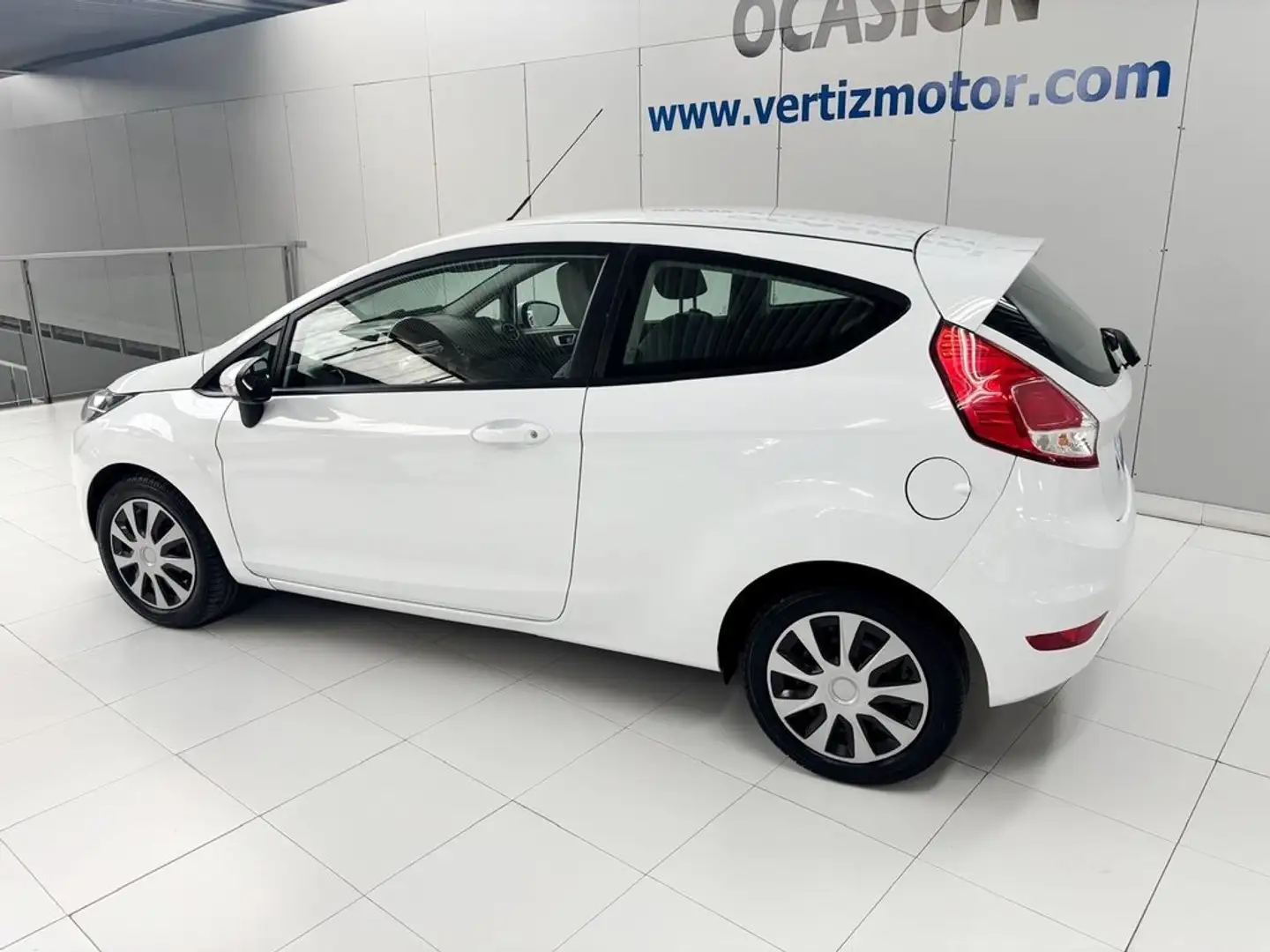 Ford Fiesta 1.5 TDCi 75cv Trend 3p Weiß - 2