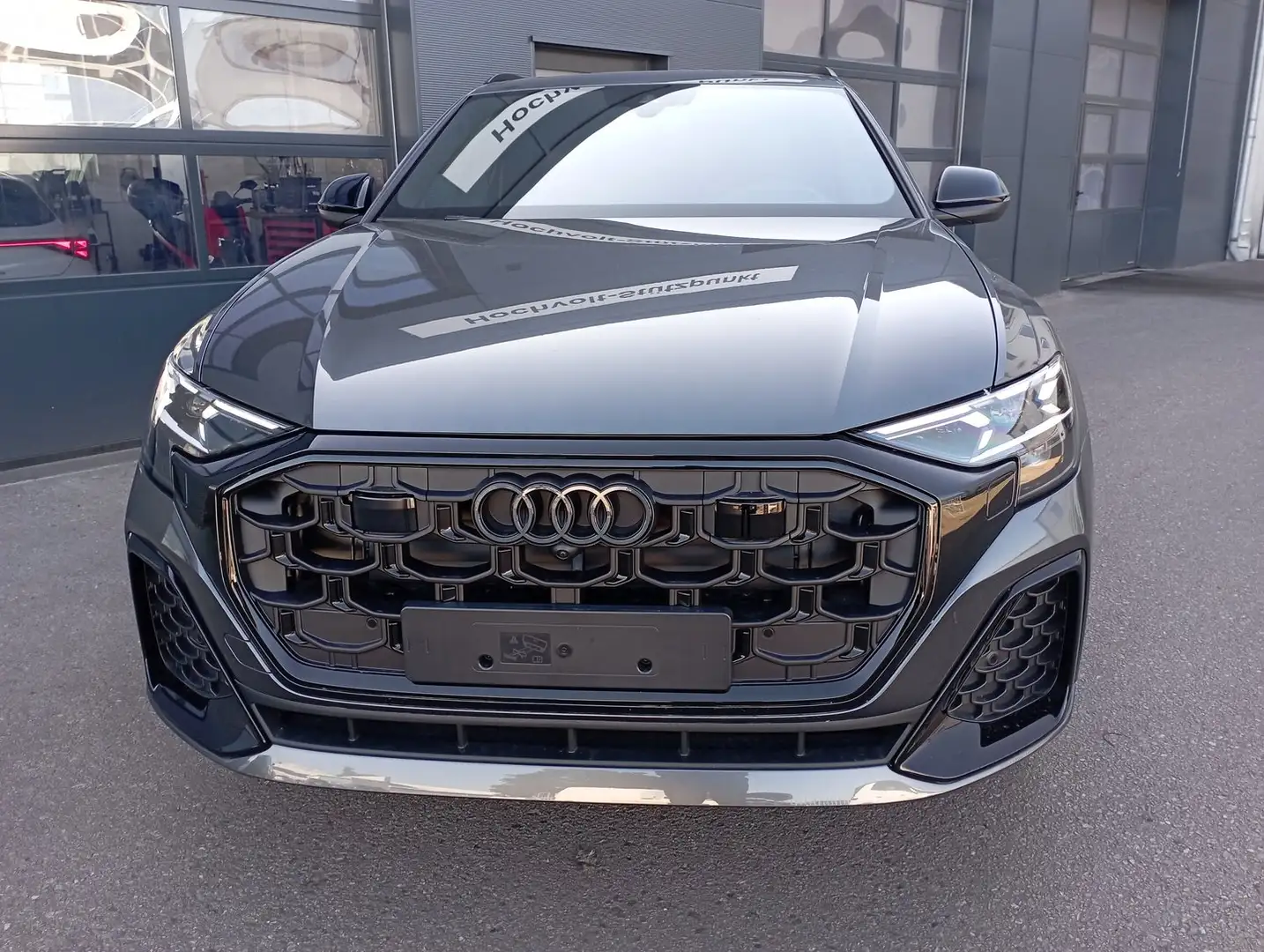 Audi Q8 50 TDI quattro Grau - 2