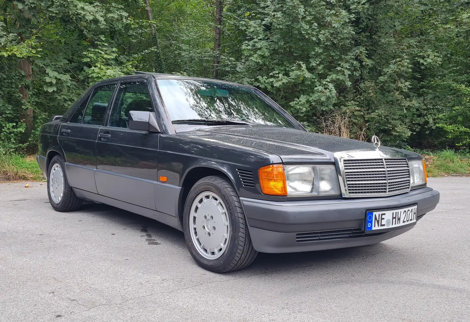 Mercedes-Benz 190 2.5 Turbo Diesel Automatik Leder H-Zulassung SSD Schwarz - 2