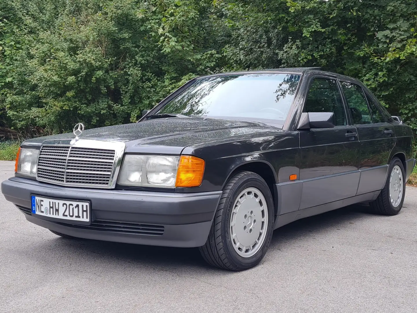 Mercedes-Benz 190 2.5 Turbo Diesel Automatik Leder H-Zulassung SSD Schwarz - 1